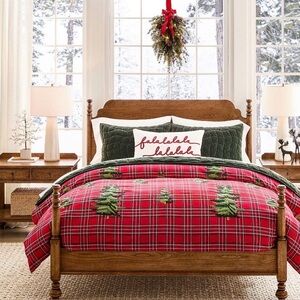 NWT Elliot Tree Embroidered Plaid Duvet Cover